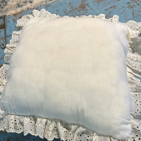 * SOLD * Accent Pillow Cottage Country Classic Handmade Embroidered & Eyelet - Picture 4 of 4